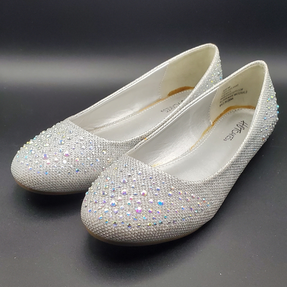 Hot Cakes Silver Rhinestone Embellished Ballet Flats 8M